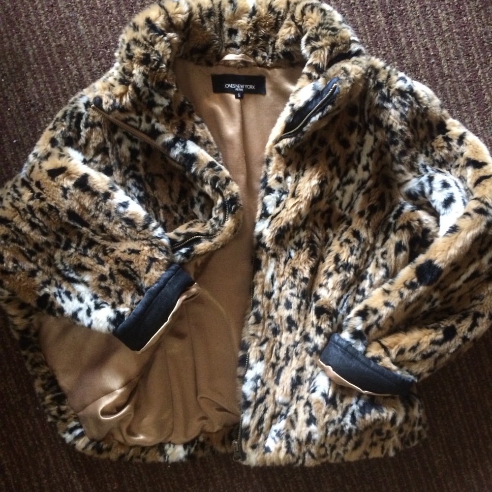 Peacoat - Picture 2 of 4
